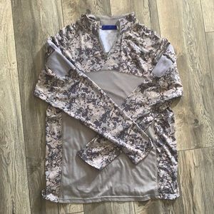 Mens camo pull over shirt